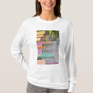 ABC Islands, ARUBA, Palm Beach: Colourful Cafe T-Shirt