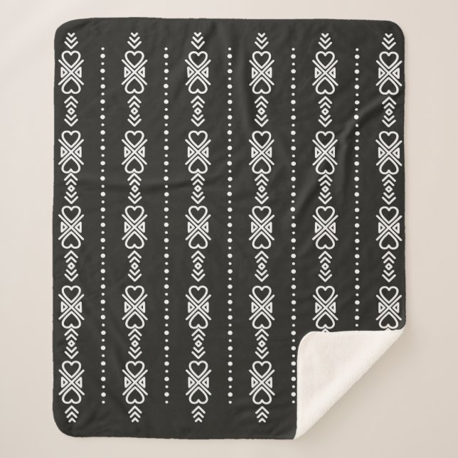 Abstract aztec heart texture sherpa blanket (Front)