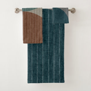 Abstract geometric pattern. bath towel set