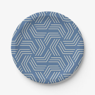 Abstract geometric pattern of white zigzag lines paper plate