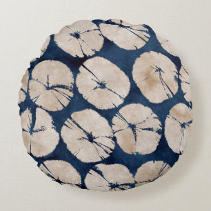 Abstract oriental floral motif. Seamless pattern.p Round Cushion