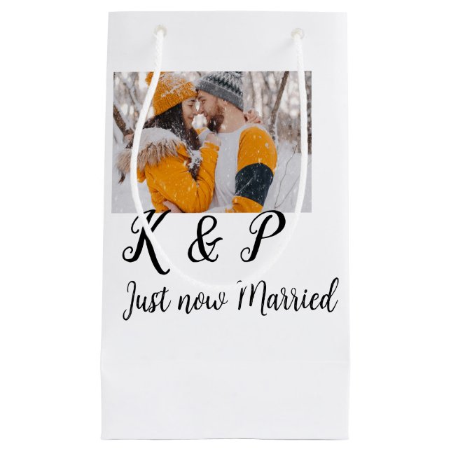 add coule photo just now married add name letter l small gift bag (Front)