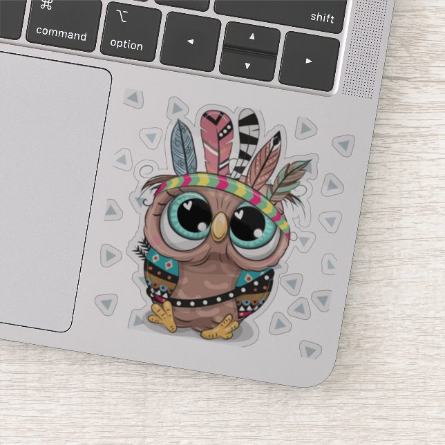 adorable sweet owl with Feathers (Detail)