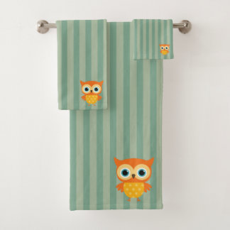 Adorable vintage yellow owl funny green lines cute bath towel set