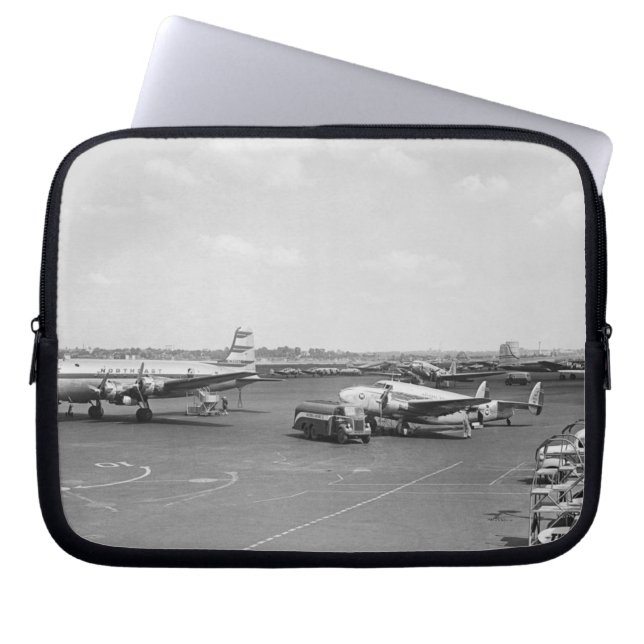 Aeroplanes Laptop Sleeve (Front)