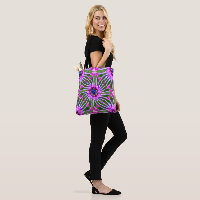 Aesthetic Daisy Pattern Tote Bag (On Model)