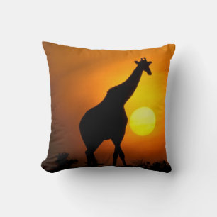 Africa, Kenya, Masai Mara. Giraffe (Giraffe Cushion