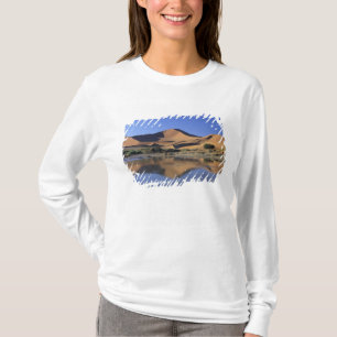 Africa, Namibia, Namib National Park, Sossusvlei 2 T-Shirt