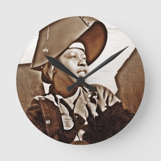 African American Women Patriots Round Clock (Front)