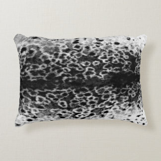 Akiñ: Pillow with Natchiq Print