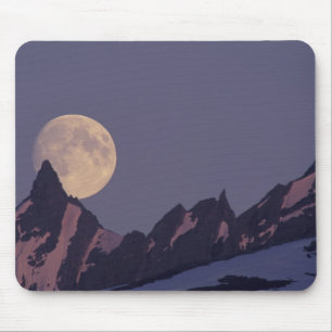 Alaska, Chugach Mountains Full moon rises Mouse Pad