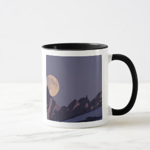 Alaska, Chugach Mountains Full moon rises Mug