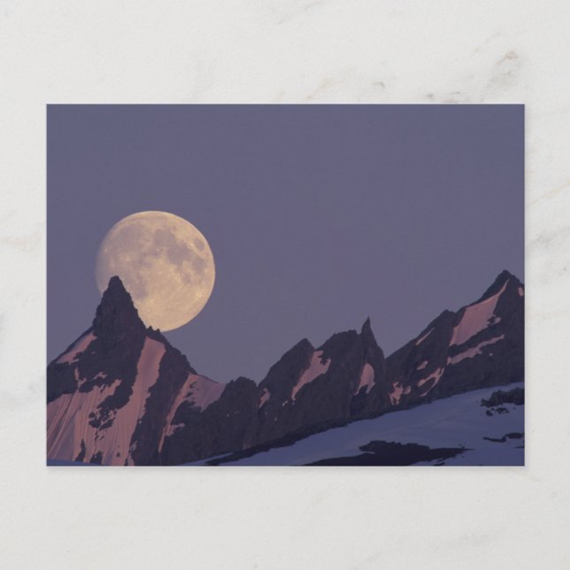 Alaska, Chugach Mountains Full moon rises Postcard (Front)