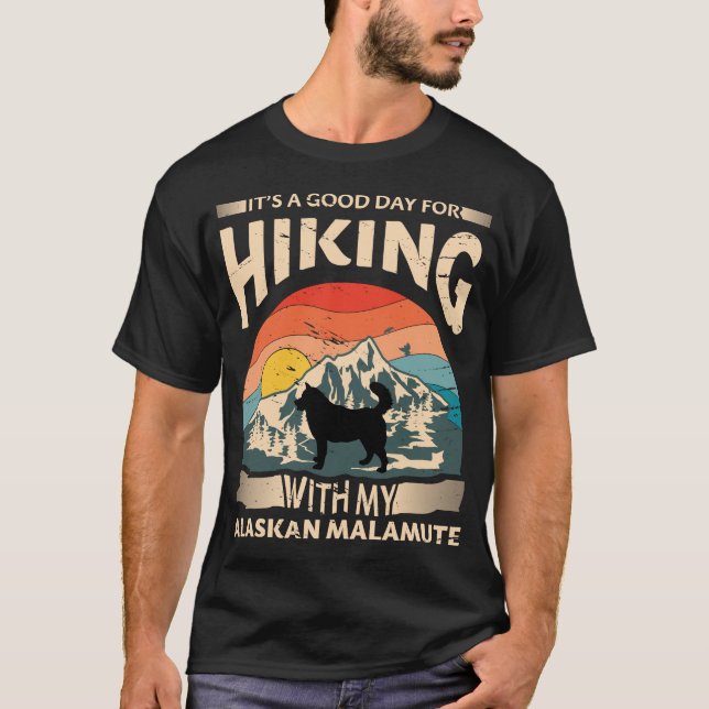 Alaskan Malamute Hiking, Malamute Mum and Dad  T-Shirt (Front)