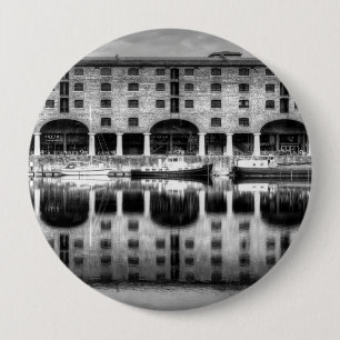 Albert Dock Liverpool 10 Cm Round Badge