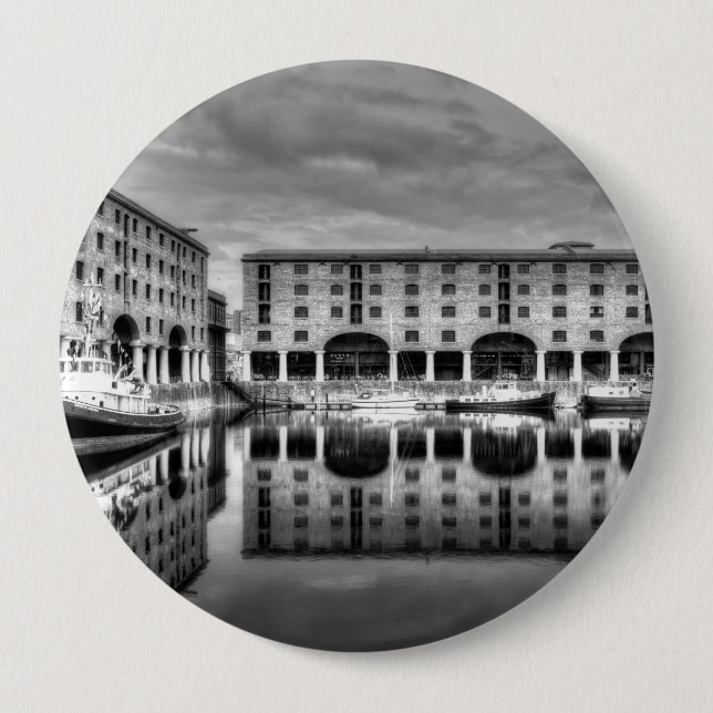 Albert Dock Liverpool Reflections 10 Cm Round Badge (Front)