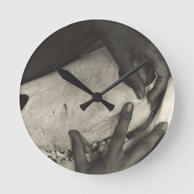 Alfred Stieglitz - Georgia O'Keeffe - Hands And Ho Round Clock (Front)