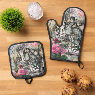 Alice Classic Wonderland Dodo Tenniel Art Oven Mitt & Pot Holder Set
