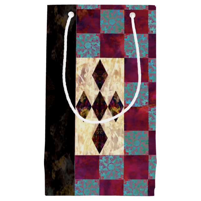 Alice-Queen Small Gift Bag (Front)