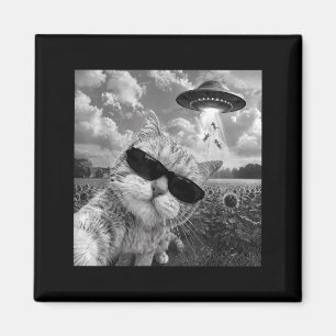 Alien Cat Selfie UFO Men Women Graphic Funny Cats Magnet