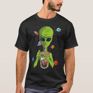 Alien Drinking Bubble Tea Booba Ufo Extraterrestri T-Shirt