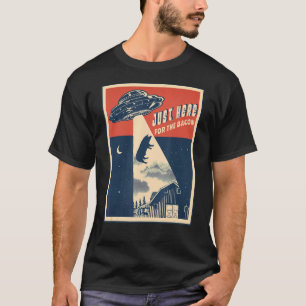 Alien Farm Abduction Beam Retro Bacon UFO Pig T-Shirt