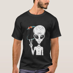 Alien Holding Peace Sign Ufo Extraterrestrial Sci- T-Shirt