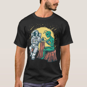 Alien Inking Astronaut Ink Funny Tattoo Artist T-Shirt