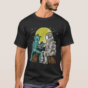 Alien Inking Astronaut Tattoo Vintage Tattoo Artis T-Shirt