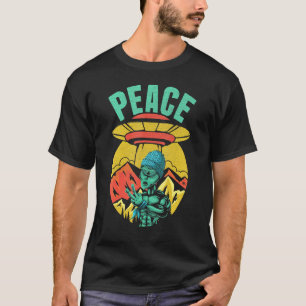 Alien Peace Sign Ufo Spaceship Alien Believer Flyi T-Shirt