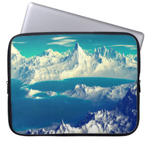 Alien Planet - 3D ed Computer Artwork. Rocks and s Laptop Sleeve