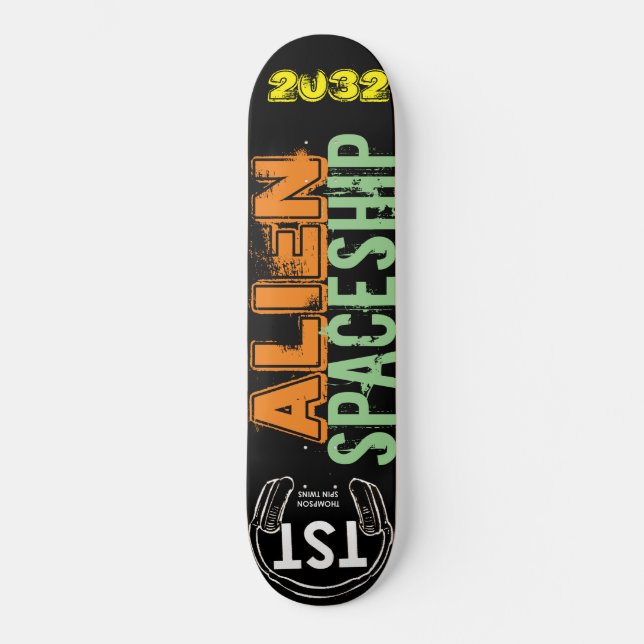 ALIEN SPACESHIP Skateboard (Front)