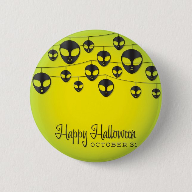 Alien string 6 cm round badge (Front)