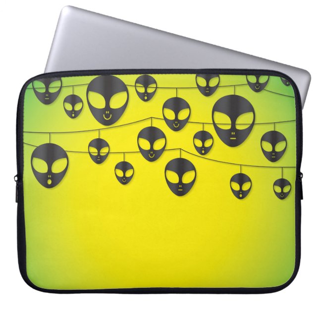 Alien string laptop sleeve (Front)