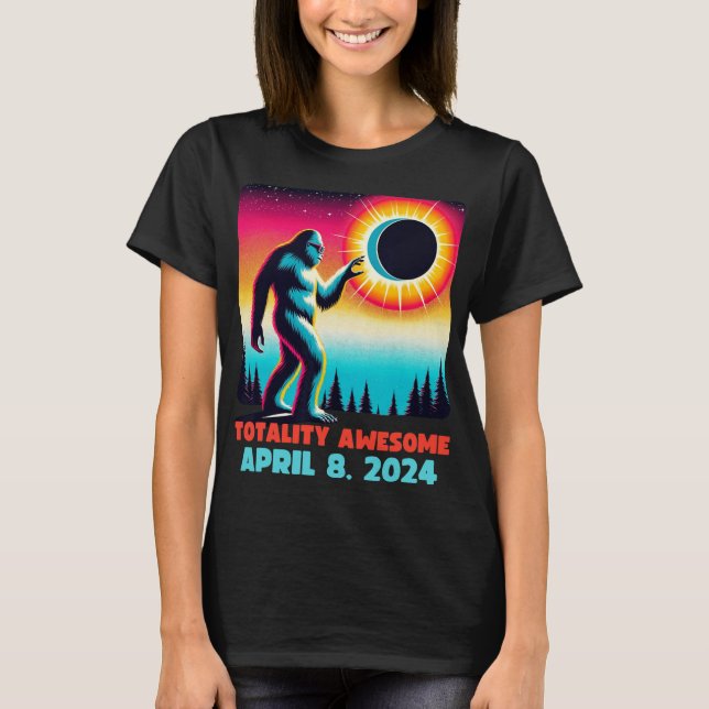 Alien Total Solar Eclipse 4.08.2024 Apparel  T-Shirt (Front)