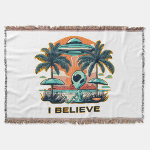 alien with UFO I BELIEVE Throw Blanket