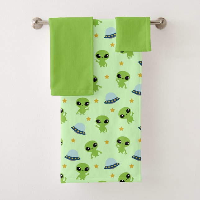 Aliens Bath Towel Set (Insitu)