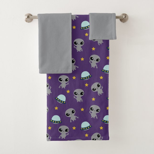 Aliens Bath Towel Set (Insitu)