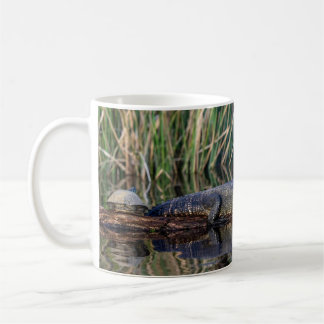 Alligator coffee cup
