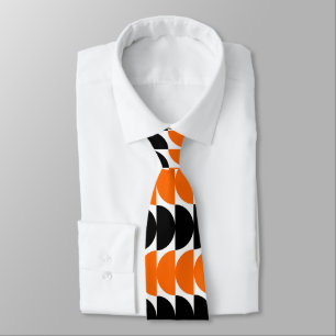 Alternating Crescents 02 - Orange and Black Tie