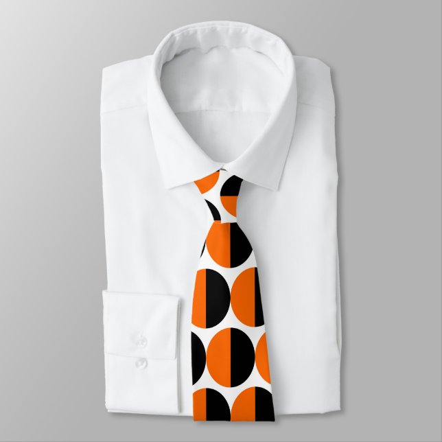 Alternating Crescents 05 - Orange and Black Tie (Tied)