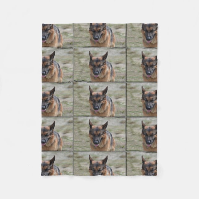 Amazing German Shepherd Fleece Blanket (Front)