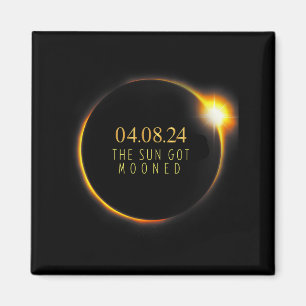 America Solar Eclipse 4 08 Illustration Magnet