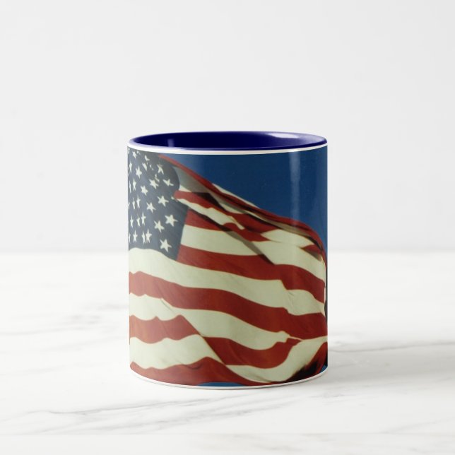 American flag coffee cup (Center)