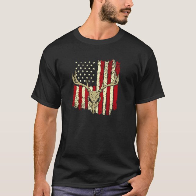 American Flag Deer Hunting Buck Antlers Hunters Gi T-Shirt (Front)