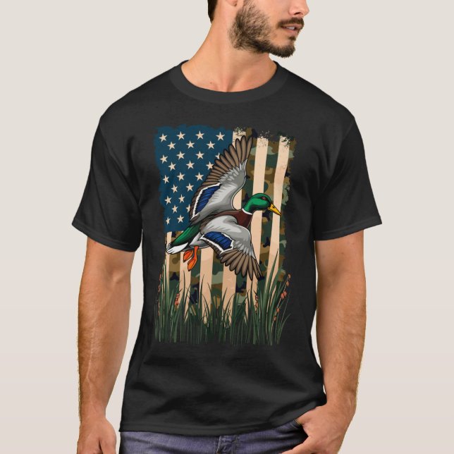 American Flag Duck Hunting Waterfowl Hunter T-Shirt (Front)