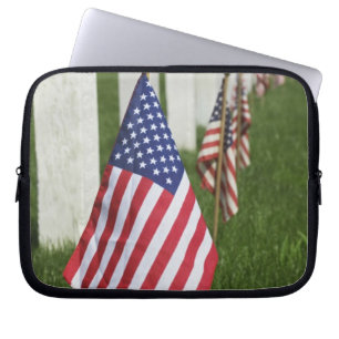 American flags on tombs of American Veterans on 2 Laptop Sleeve