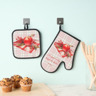 An Apple A Day Keeps the Doctor Away Oven Mitt & Pot Holder Set