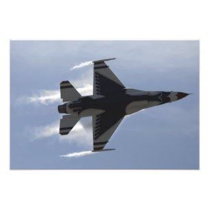 An F-16 Fighting Falcon pulls high G's Photo Print