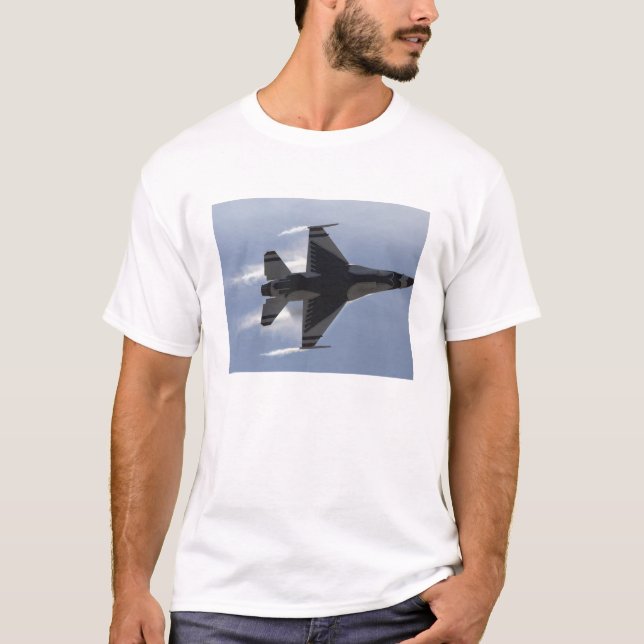 An F-16 Fighting Falcon pulls high G's T-Shirt (Front)